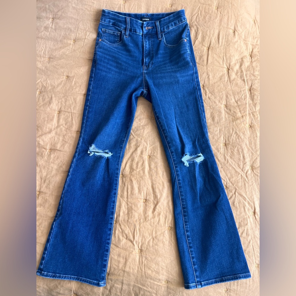 Express Jeans Women’s Cropped Flare Ultra Hyper Stretch High Rise